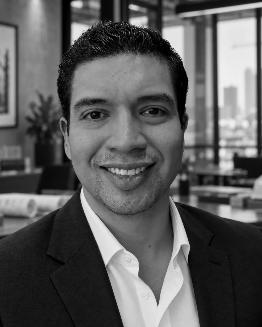 Portrait of César Leal, Co-Founder of PanAmerican Engineering Solutions